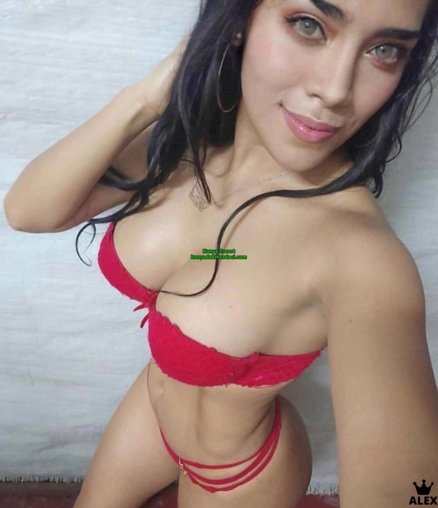 Konya Escort Ceren Gizliliğin ve Tutkunun Buluşması
